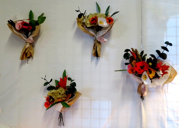 "Fleur de Gum", créatrice d'objets en matières recyclées, a exposé son superbe travail à l'Office du Tourisme