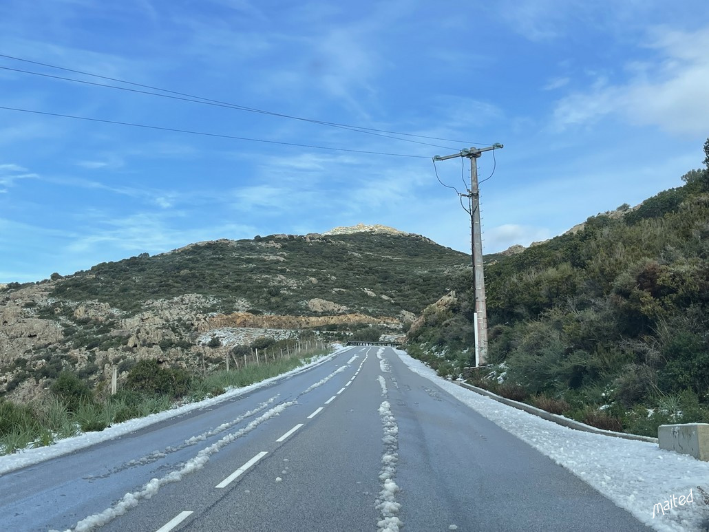 En montant le col du Marsulinu (Corse) le 21-01-2023