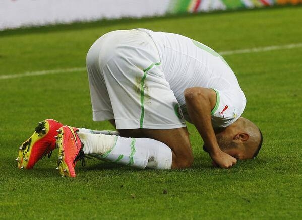 Jeudi 26.6.2014 à Curitiba Russie-EN 1-1 qualification historique