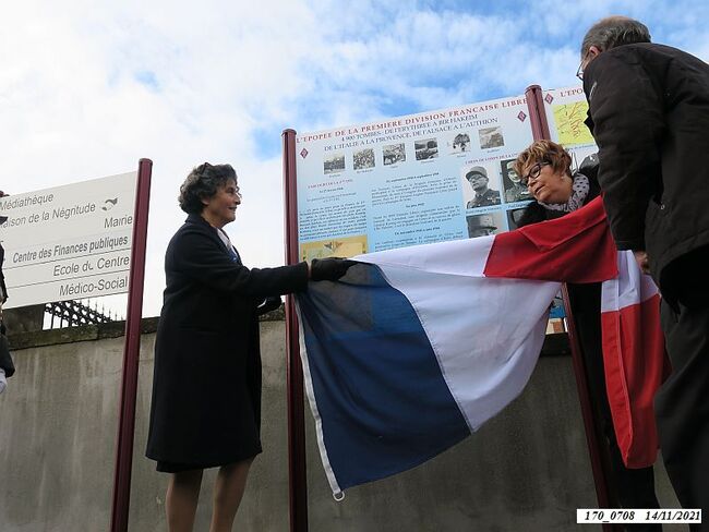 * Cérémonie du 77ème anniversaire de la Libération, le 14 nov. 2021, lors de l'inauguration de deux panneaux relatant le parcours de la 1ère DFL.