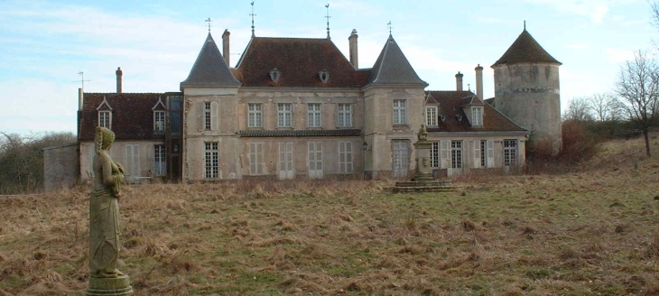 Le château de la Doultre (face arrière) - Montfaucon