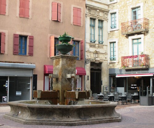 La place des Quatre Fontaines à Narbonne
