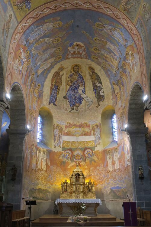 leLes fresques de N. Greschny dans l'église Ste-Anne à CHATEL-GUYON 