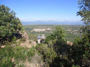 Le panorama depuis la Forteresse: en-dessous, Bagnols-en-Forêt