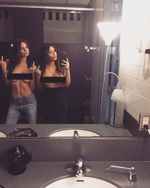 Emily Ratajkowski fait un selfie topless avec Kim Kardashian