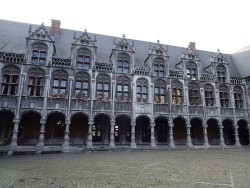 Autour du Palais épiscopal à Lièze en Belzique (photos)