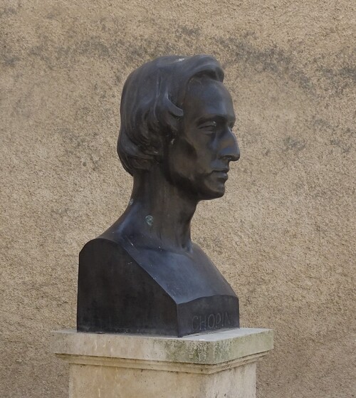 Nohant, autour de la maison de George Sand : l'église, le parc et le cimetière familial