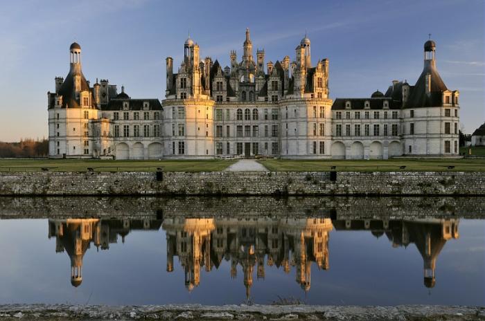 Des Plus Grandes Forteresses Médiévales... Aux Châteaux De Légende...