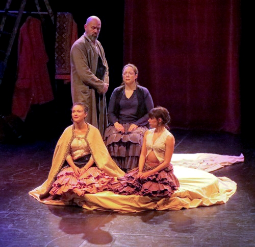 "Ruy Blas" ,la célèbre pièce dramatique de Victor Hugo, a été magnifiquement interprétée par  la Compagnie A2R au Théâtre Gaston Bernard de Châtillon sur Seine 