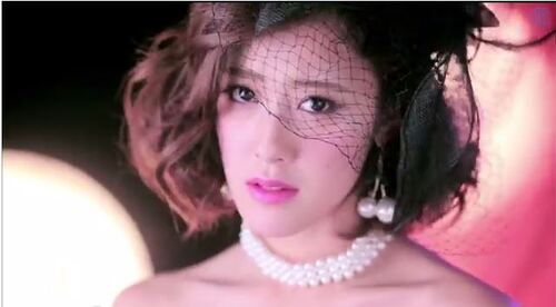 Screenshots MV Berryz Kobo 『Rock Erotic』