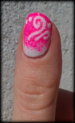 Nail art rose et spirales !