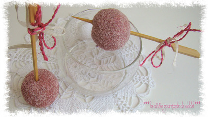 BOULES DE CRISTAL AUX BISCUITS ROSE DE REIMS