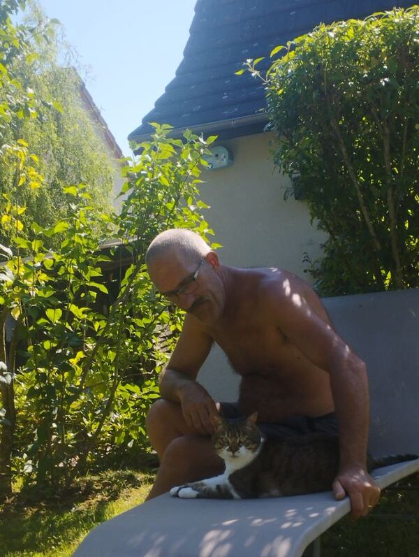 Ioka et son papa au jardin