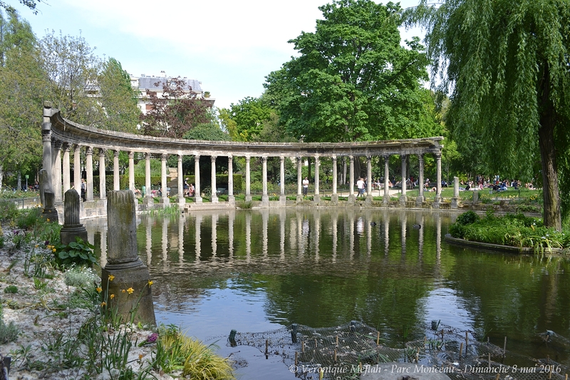 Parc Monceau : La Naumachie et la colonnade