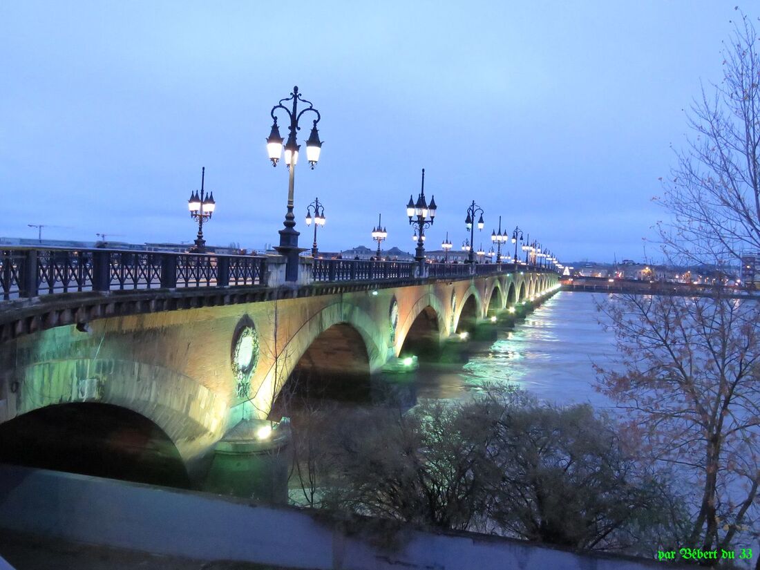 le pont de pierre à Bordeaux
