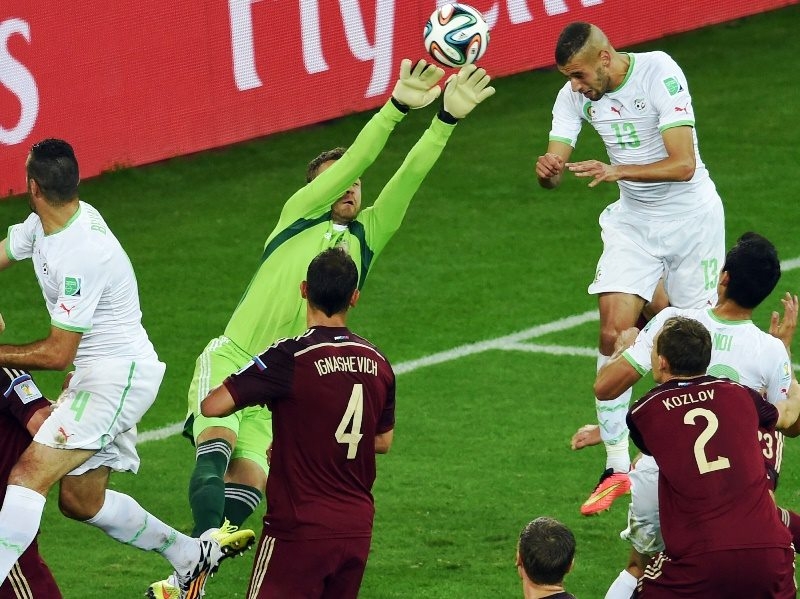 Jeudi 26.6.2014 à Curitiba Russie-EN 1-1 qualification historique