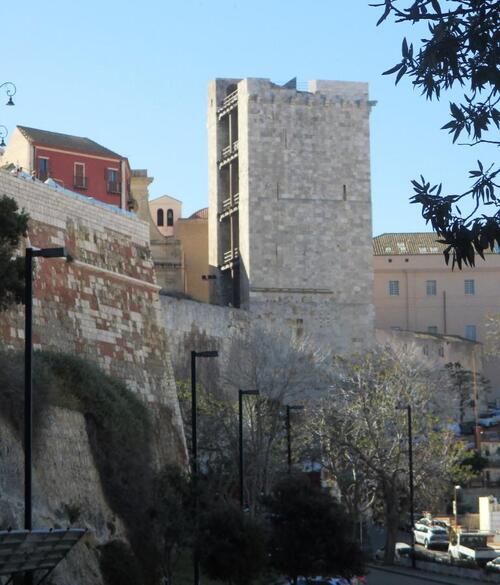 Vue du bastion de Sainte-Croix à Cagliari