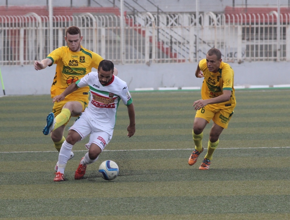 Samedi 29.8.2015 à huis clos MCA-JS Saoura 0-0