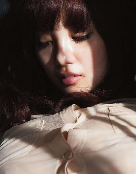Photobooks : ( Rara Anzai : Nude Photobook 「Hello,Goodbye」 )