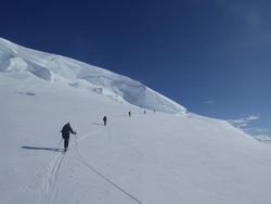 Ski Alpinisme d’exploration dans le Sud de la Péninsule Antarctique en février et mars 2016