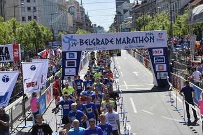 season marathon serbia runners running 