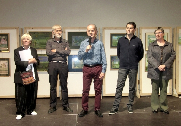 Le dixième salon des peintres des Amis du Châtillonnais a été inauguré en présence de son invitée d'honneur, Annie Chazottes
