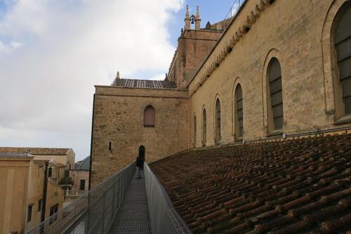 Vue de la terrasse de la cathédrale S. Maria Nuova à Monréale 