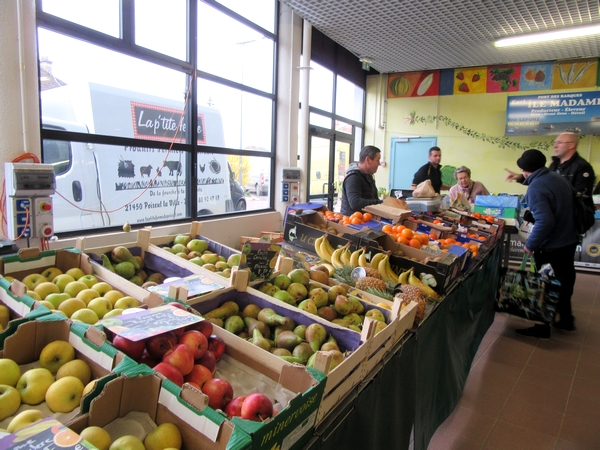 Quelques images du marché de Châtillon sur Seine...la veille du premier confinement annoncé le 15 mars 2020