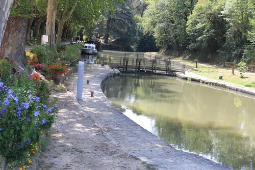 LE CANAL DU MIDI .