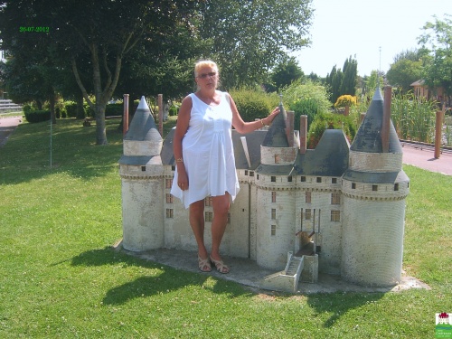 MINI  CHATEAUX  DU  VAL  DE  LOIRE   8/8 