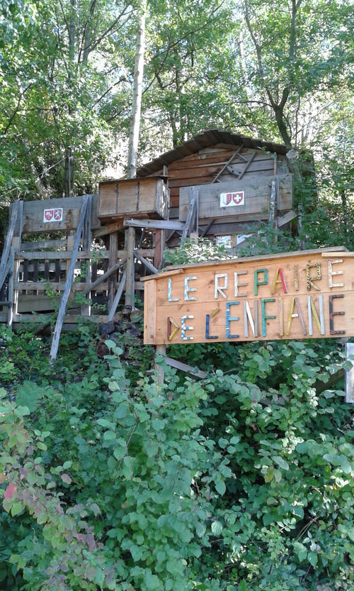 Sur le chemin de la tour, Saxon Valais.