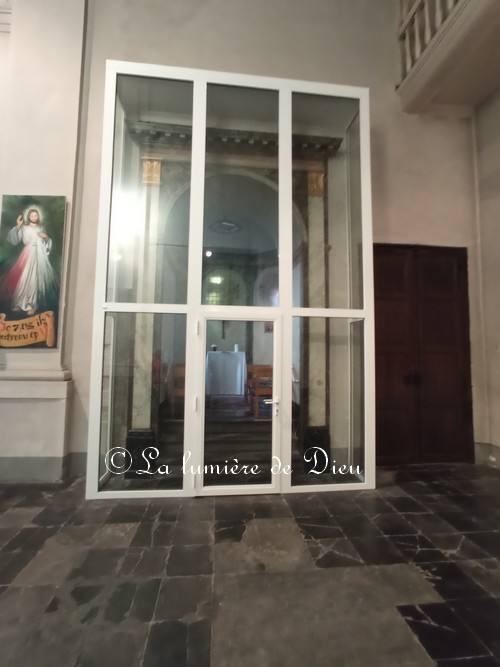 Menin (Belgique), l'église Saint Vaast