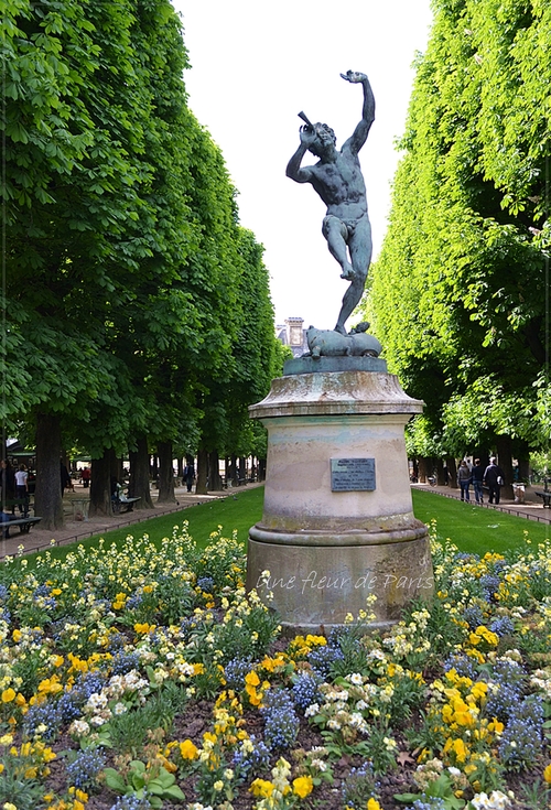 Jardin du Luxembourg : Faune dansant (bronze, 1852) de Eugène Louis LEQUESNE