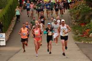 season marathon kelowna runners running 