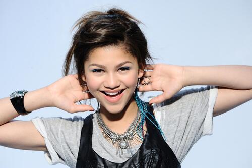 ...:::::ZENDAYA:::::...