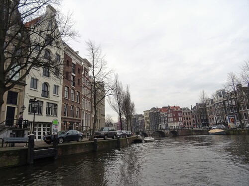 Le long des canaux à Amsterdam (Pays-Bas)