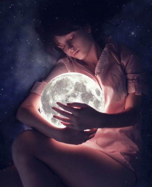 PermÃ­teme ser la Luna  que te acaricia por las noches y siente mi amor en el silencio...    RossAmor