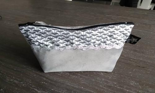 Nouvelle Pochette