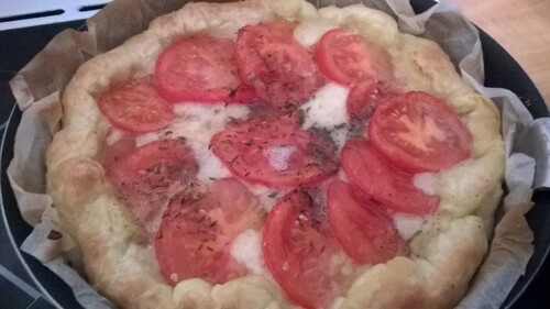 tarte à la tomate et au cantal