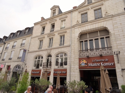 Poitiers: autour de l'Hôtel de ville et de l'église Zaint Porçaire (photos)