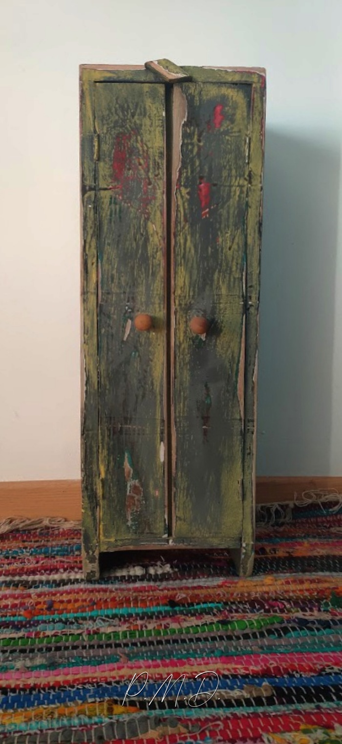 24/02/24 - Armoirette 4 couches de peintures et ponçage