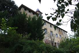 LA CHATEAU DE CRAMPAGNA