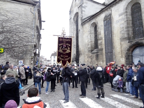 Les stands de vente, de restauration, les animations à la Saint Vincent Tournante des Crémants de Bourgogne 2013 ...