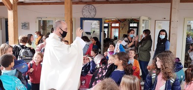 Bénédiction des cartables lors de la messe de rentrée 2020