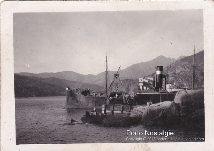 Exploitation de la pierre de Granit Rose en 1920. Embarquement pour Marseille.