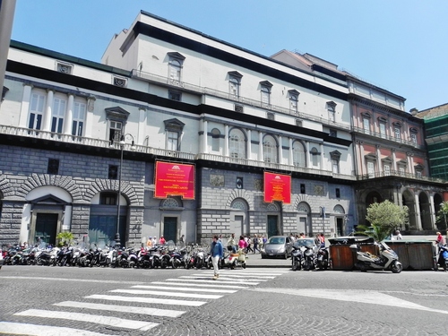 Naples, autour du Palais Royal et de l'Opéra (photos)