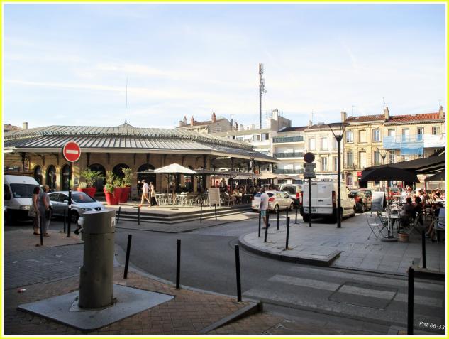 la halle des Chartrons, vue de la rue Sicard.