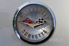 Chevrolet Corvette (1960) | Logos | Paledog Photo Collection