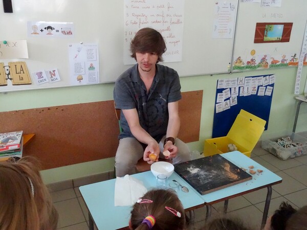 Une initiation à l'art des enluminures à l'école maternelle Cailletet !