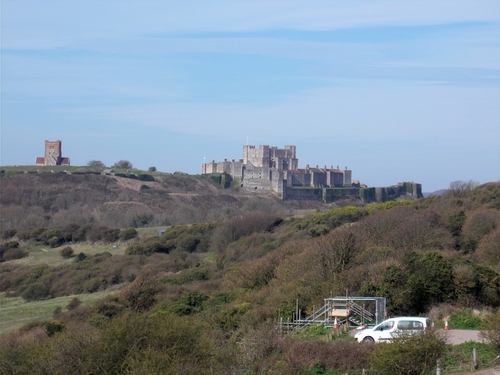 * Le château de Douvres